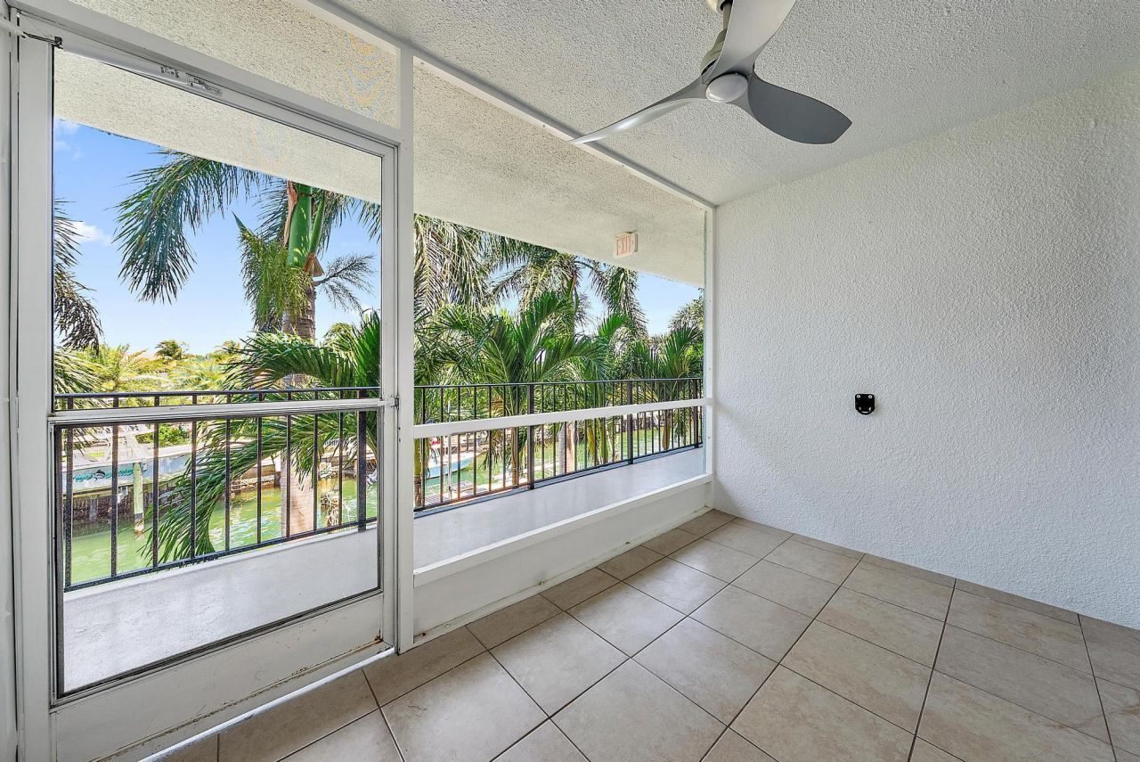 109 Paradise Harbour Boulevard, Unit 307, North Palm Beach, FL 33408 Photo