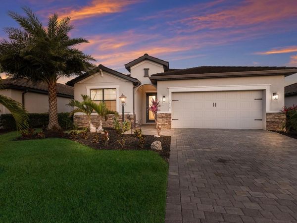 17418 BLUE RIDGE PLACE, LAKEWOOD RANCH, FL 34211