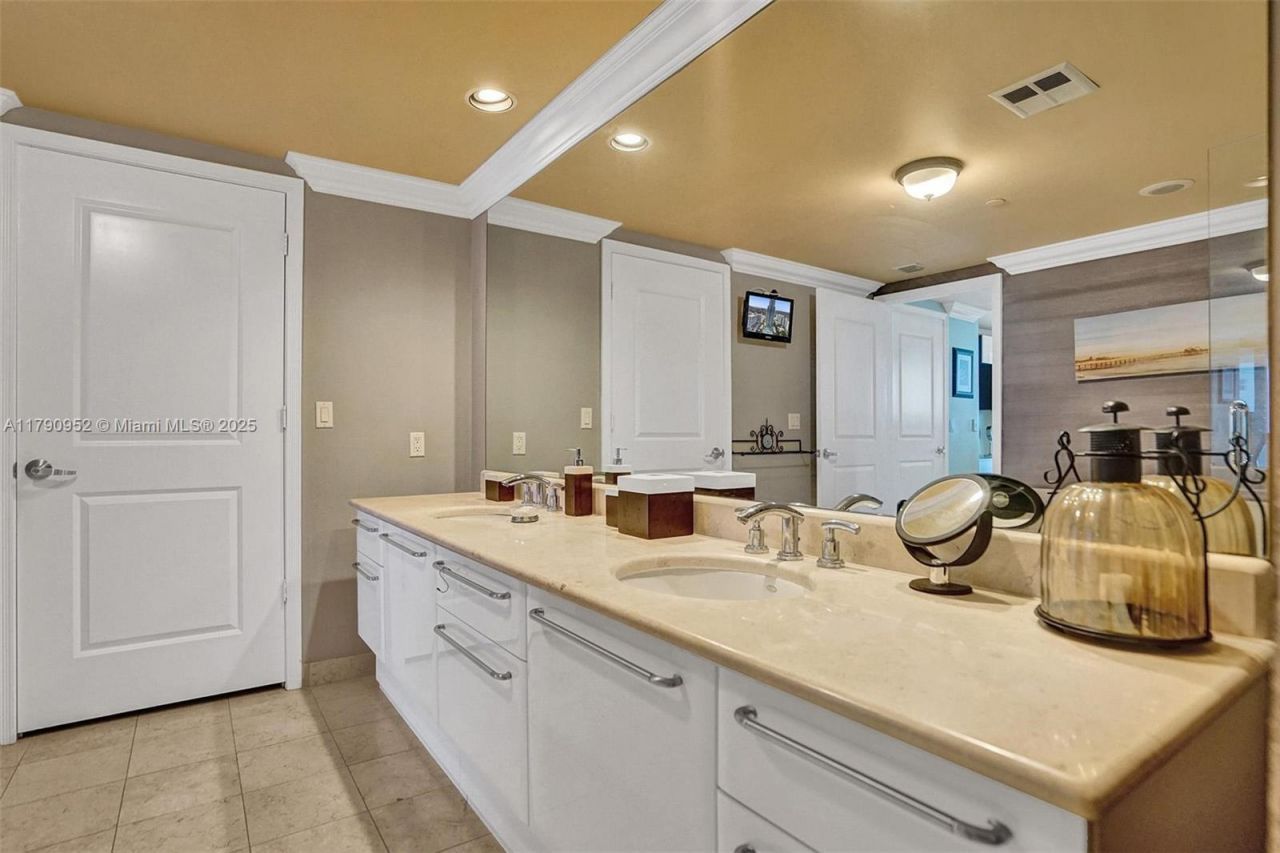 3101 S Ocean Dr, Unit 1003, Hollywood, FL 33019 Photo