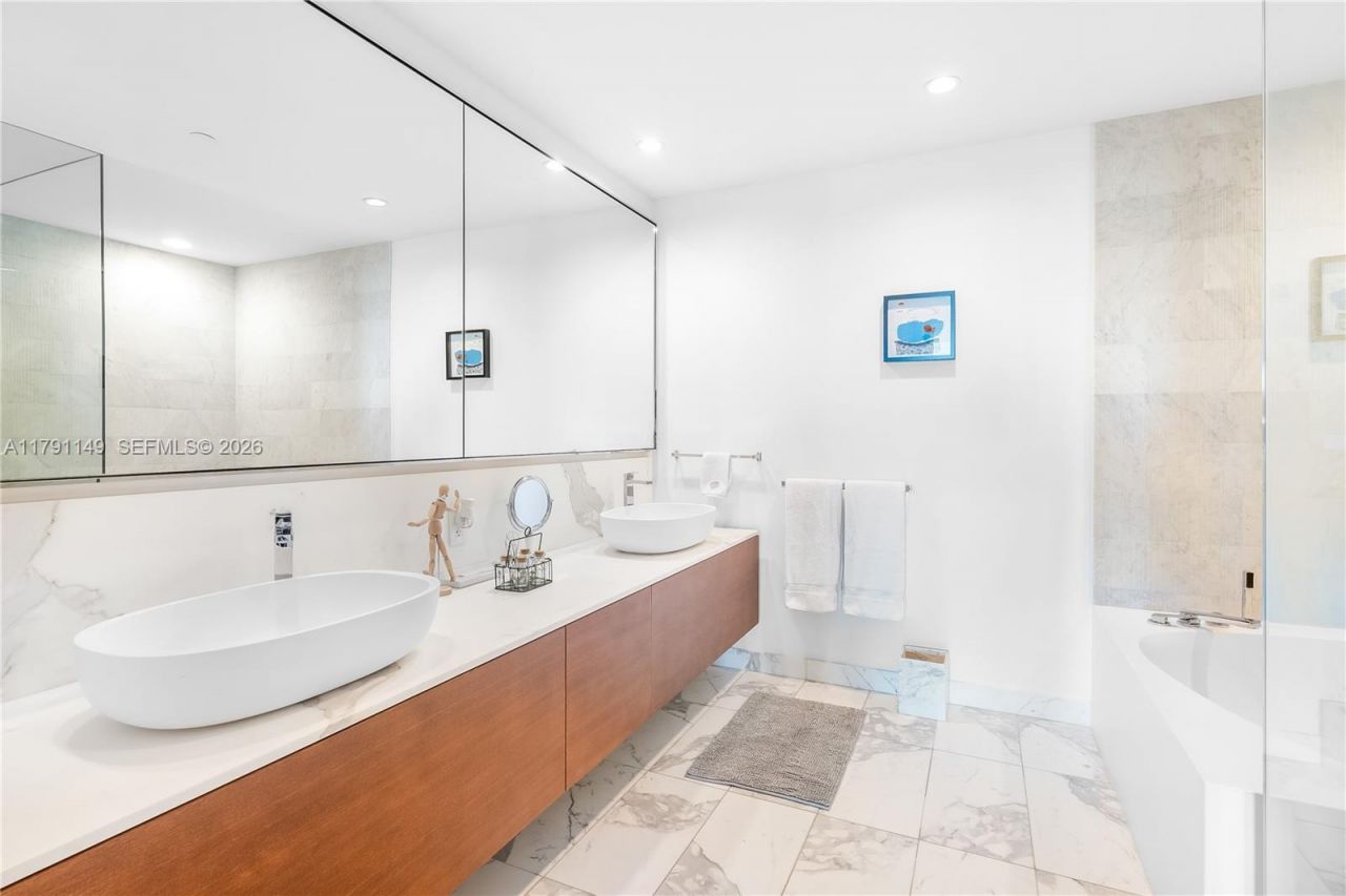10201 Collins Ave, Unit 605, Bal Harbour, FL 33154 Photo
