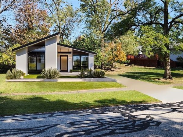 Parkhill Drive, Parma Heights, OH 44130