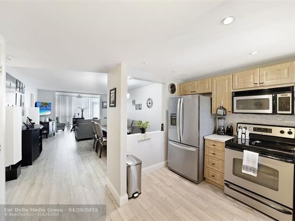 8880 Sunrise Lakes Boulevard, Unit 103, Sunrise, FL 33322