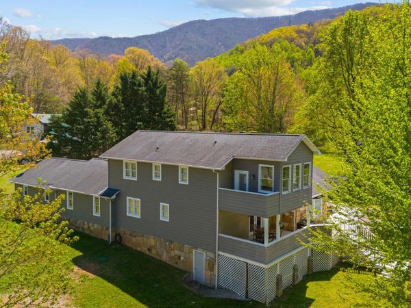 3159 Valley Home Rd, Sevierville, TN 37862