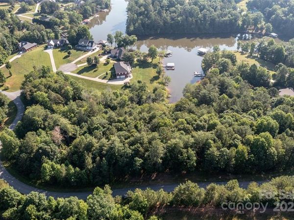 4852 Rio De Luna Drive, Hickory, NC 28601