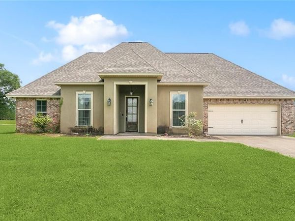 39268 TWIN LAKES Boulevard, Ponchatoula, LA 70454