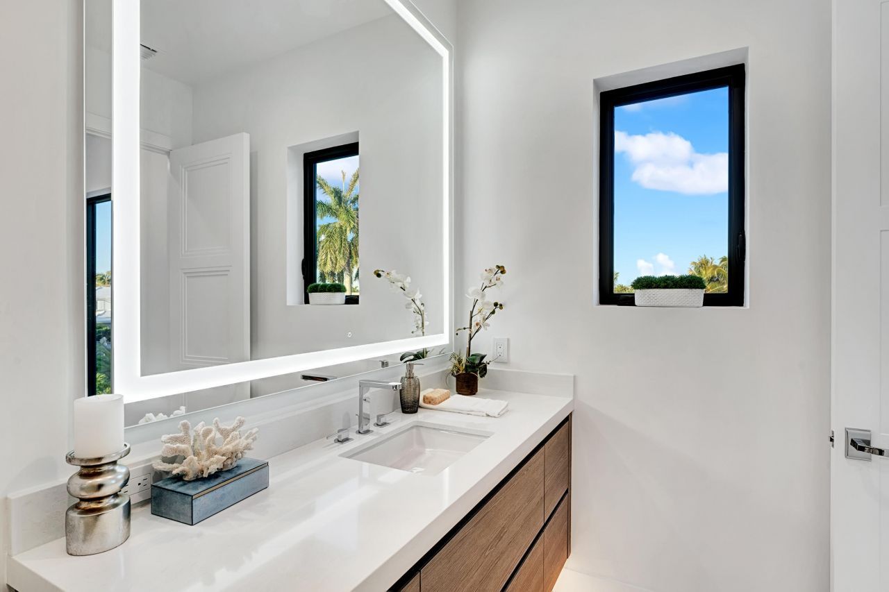 1133 NE 3rd Avenue, Boca Raton, FL 33432 Photo