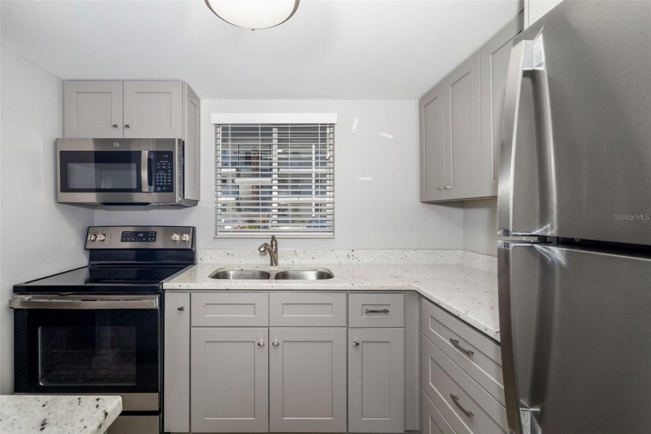 2008 Canal Drive, Unit M3, Bradenton, FL 34207 Photo