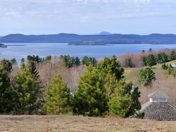 51 Hartley Lane, Newport City, VT 05855