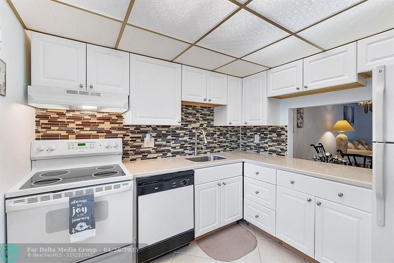 31 Abbey Lane, Unit 106, Delray Beach, FL 33446 Photo