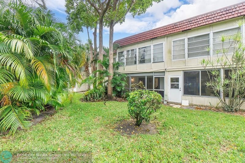 31 Abbey Lane, Unit 106, Delray Beach, FL 33446 Photo