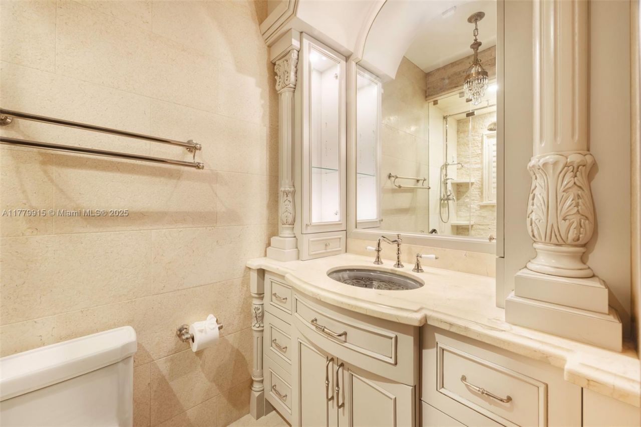 6016 Leonardo St, Coral Gables, FL 33146 Photo