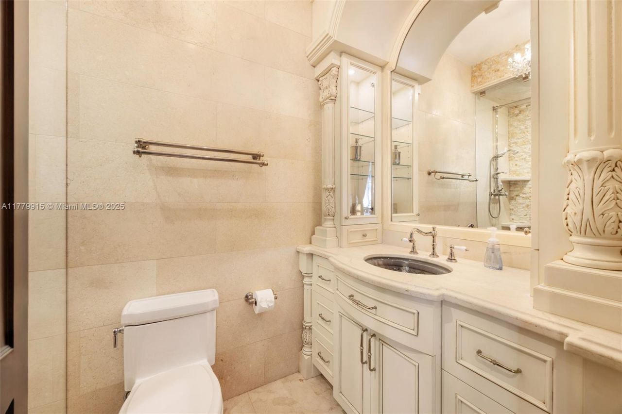 6016 Leonardo St, Coral Gables, FL 33146 Photo