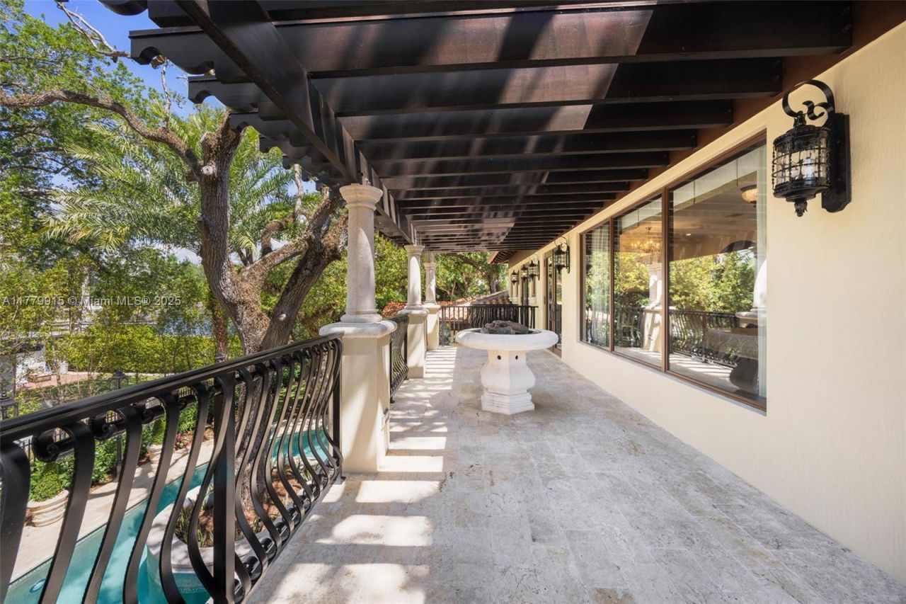 6016 Leonardo St, Coral Gables, FL 33146 Photo