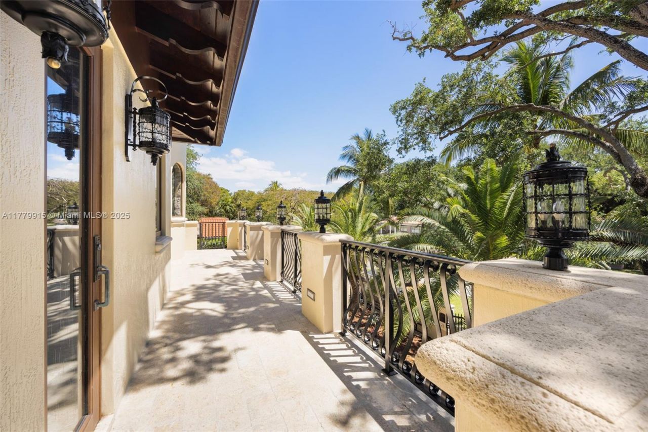 6016 Leonardo St, Coral Gables, FL 33146 Photo