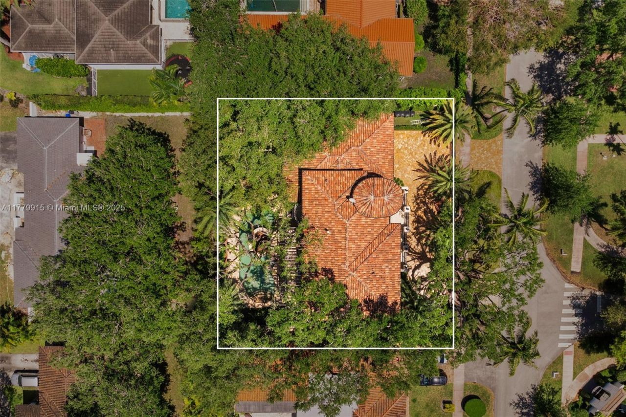 6016 Leonardo St, Coral Gables, FL 33146 Photo