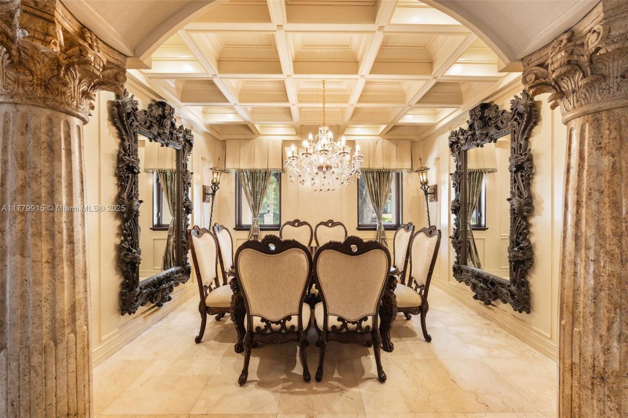 6016 Leonardo St, Coral Gables, FL 33146 Photo