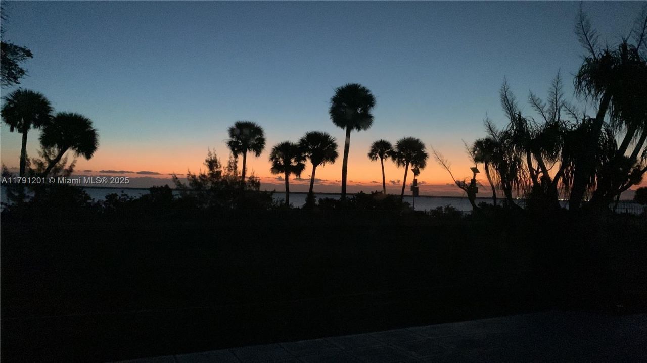 6003 S Indian River Dr, Fort Pierce, FL 34982 Photo