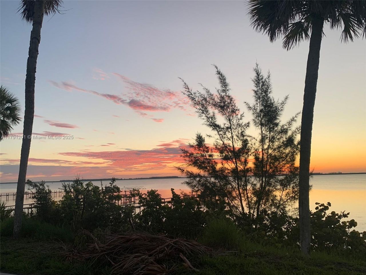 6003 S Indian River Dr, Fort Pierce, FL 34982 Photo