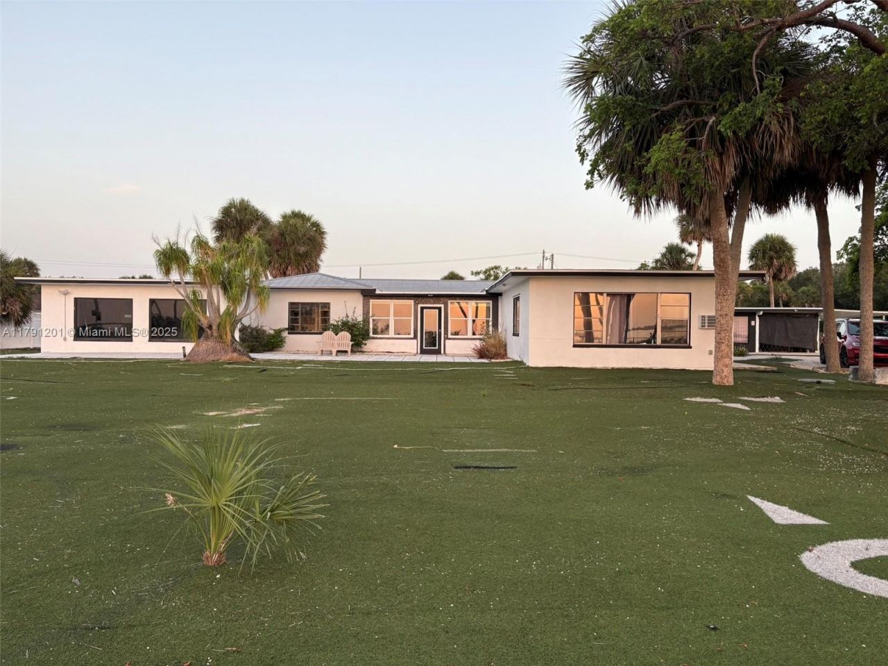 6003 S Indian River Dr, Fort Pierce, FL 34982 Photo