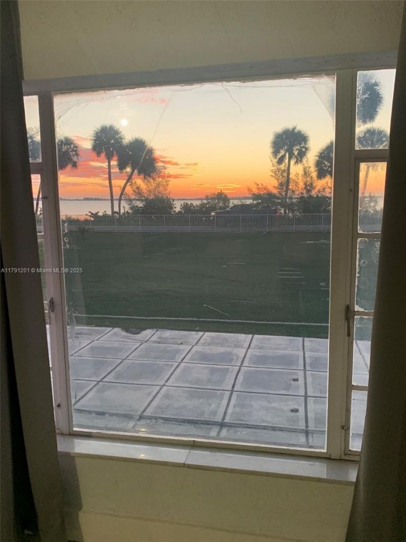 6003 S Indian River Dr, Fort Pierce, FL 34982 Photo