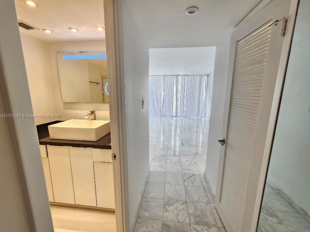 18051 Biscayne Blvd, Unit 1704, Aventura, FL 33160 Photo