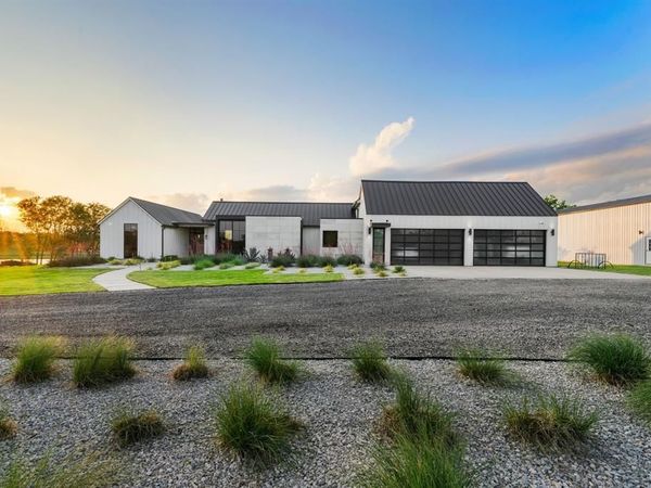 1800 Moseley Road, Ennis, TX 75119