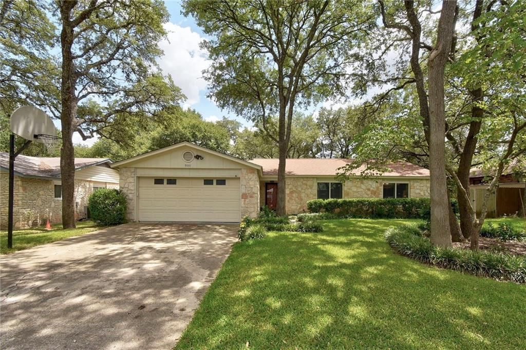 9001 Bubbling Springs Trl, Austin, TX 78729 Main Photo
