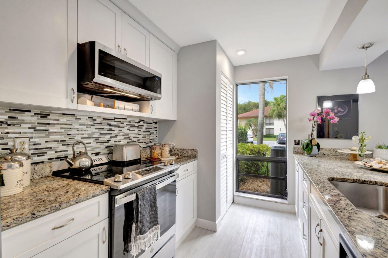 405 Brackenwood Lane S, Palm Beach Gardens, FL 33418 Photo