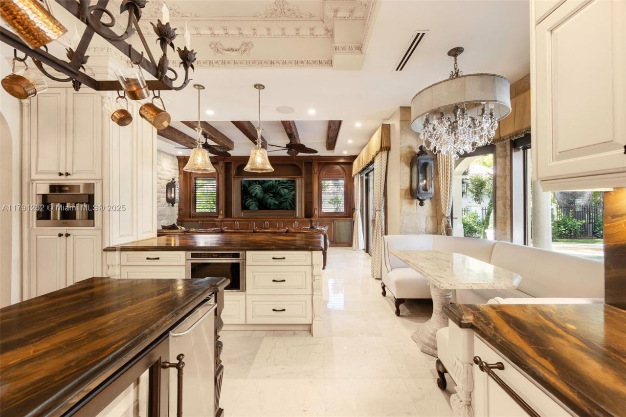 6016 Leonardo St, Coral Gables, FL 33146 Photo