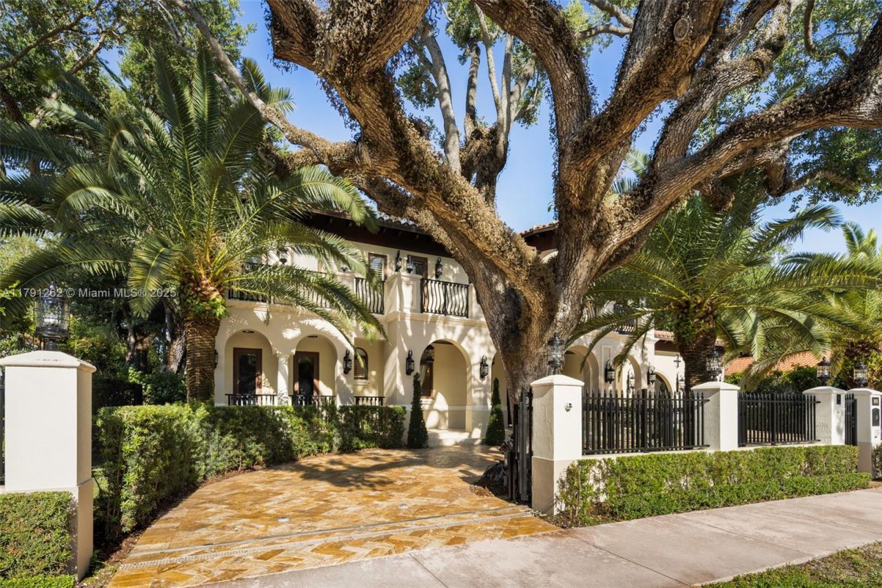 6016 Leonardo St, Coral Gables, FL 33146 Photo