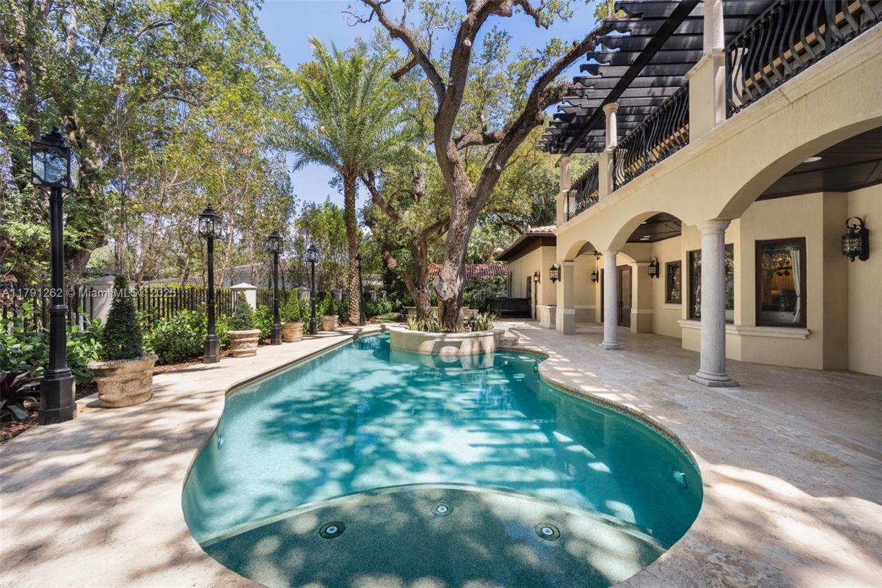 6016 Leonardo St, Coral Gables, FL 33146 Photo