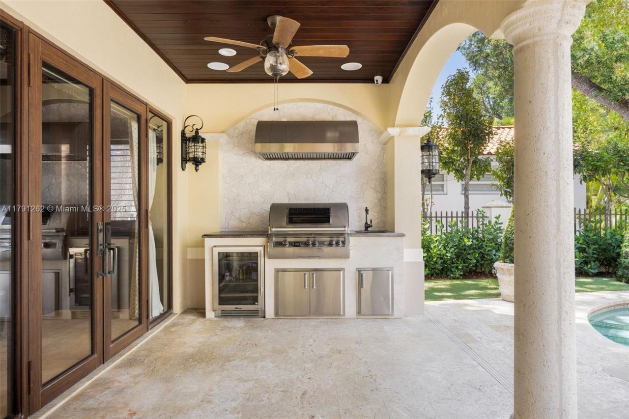 6016 Leonardo St, Coral Gables, FL 33146 Photo