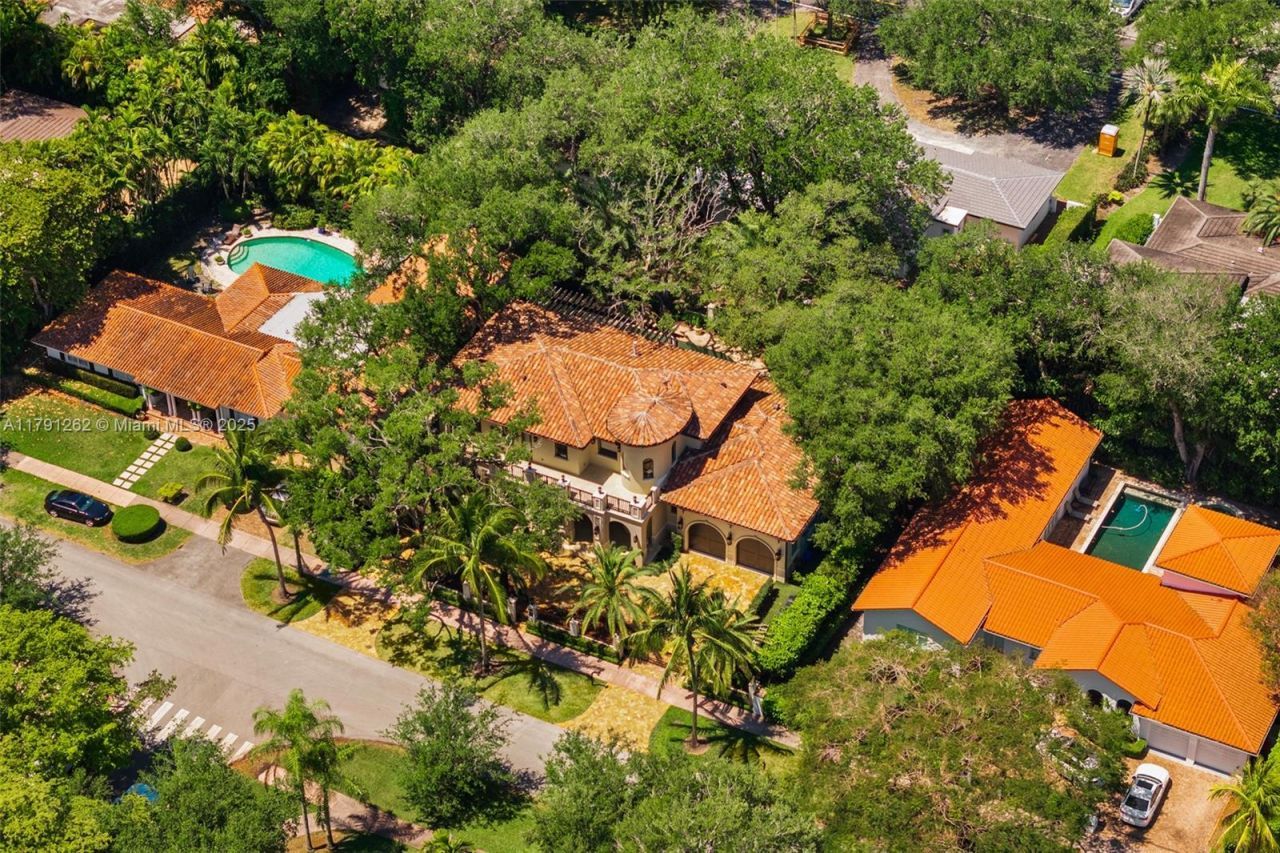 6016 Leonardo St, Coral Gables, FL 33146 Photo