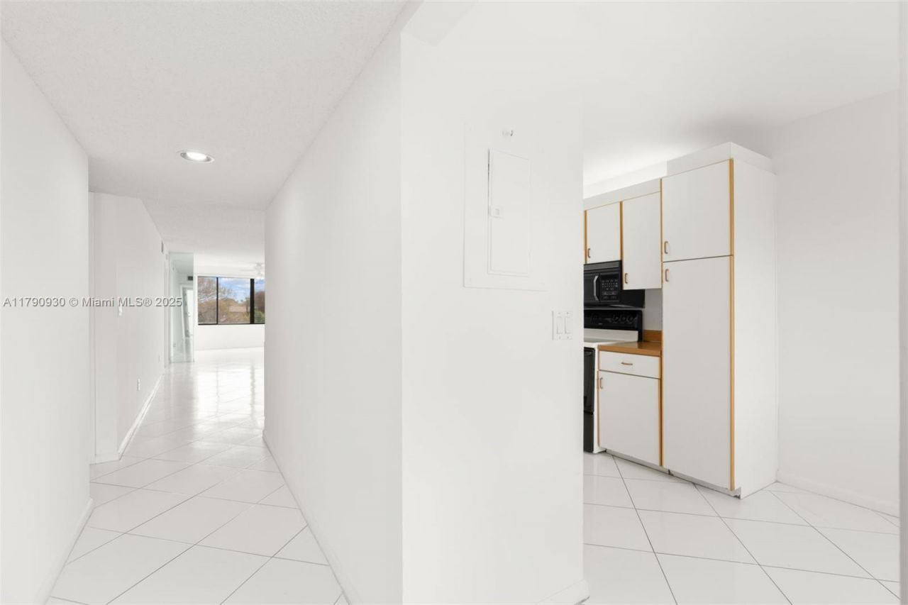 9585 N Belfort Cir, Unit 308, Tamarac, FL 33321 Photo