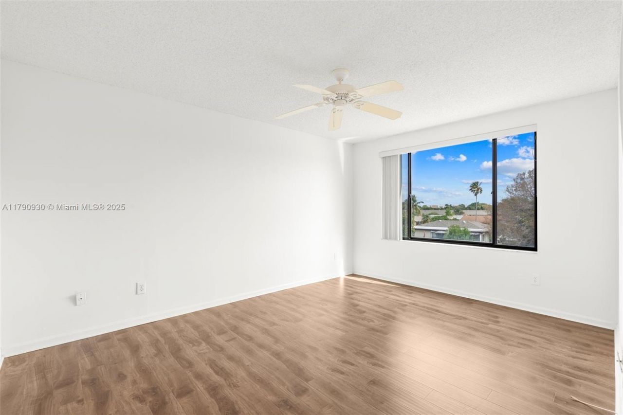 9585 N Belfort Cir, Unit 308, Tamarac, FL 33321 Photo