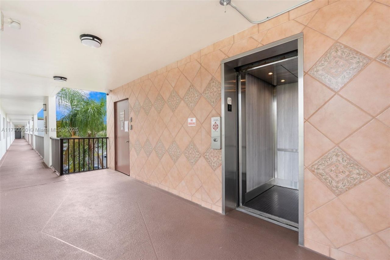 9585 N Belfort Cir, Unit 308, Tamarac, FL 33321 Photo