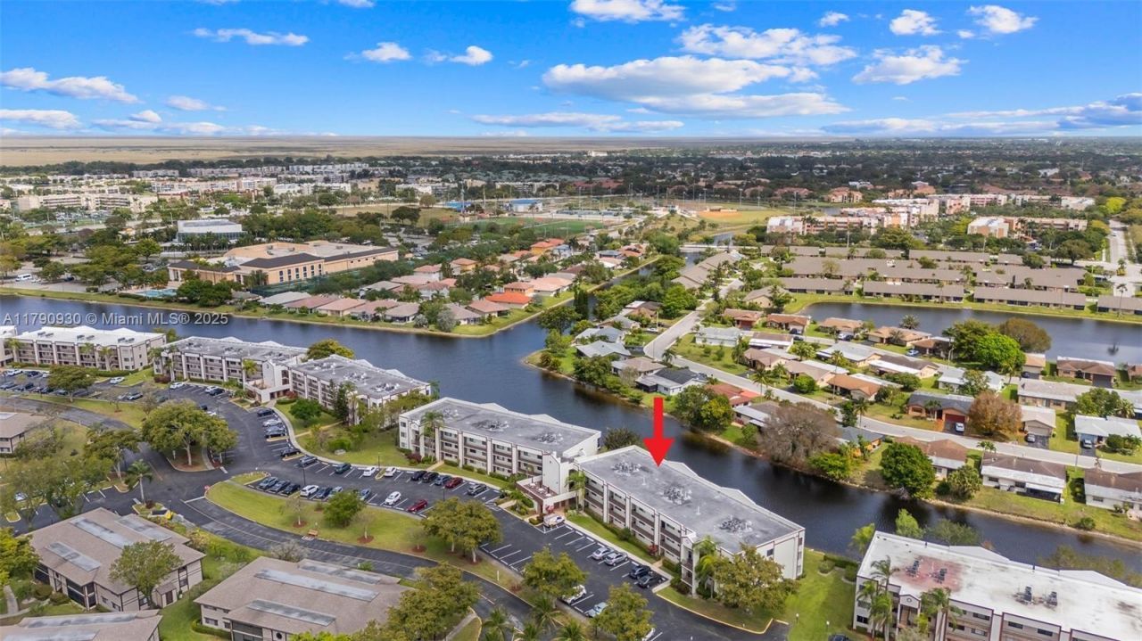 9585 N Belfort Cir, Unit 308, Tamarac, FL 33321 Photo