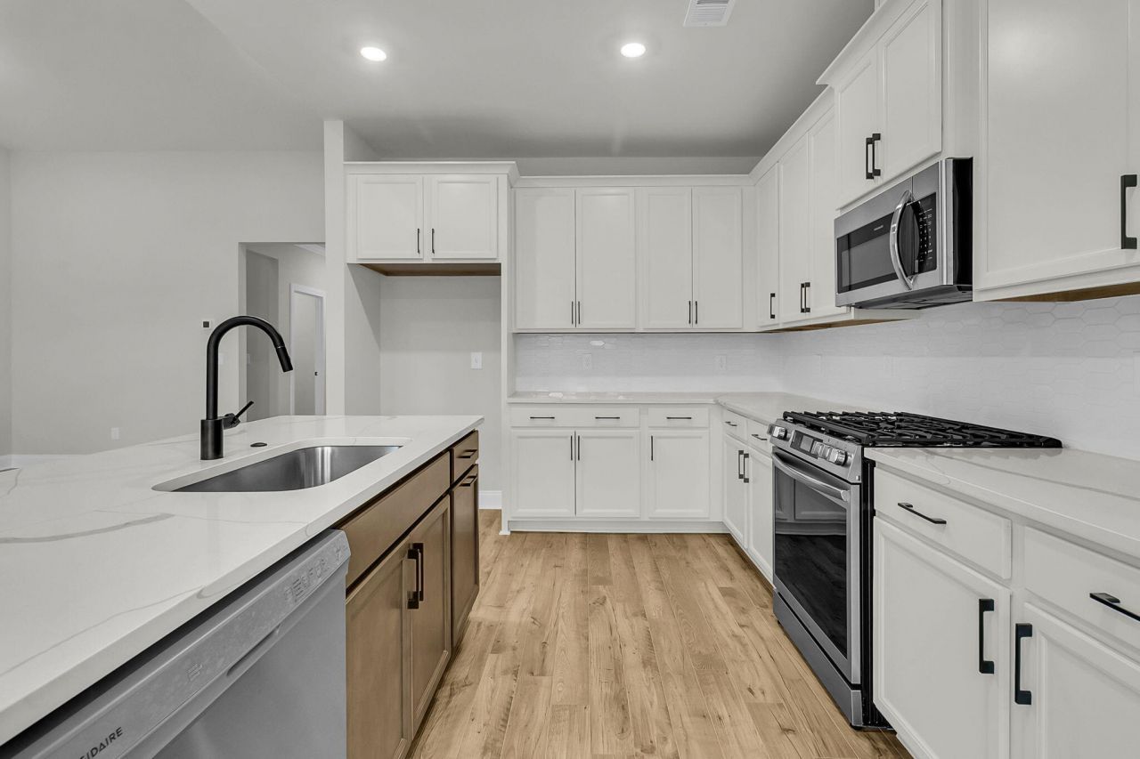 761 Maynard Lane Photo 12