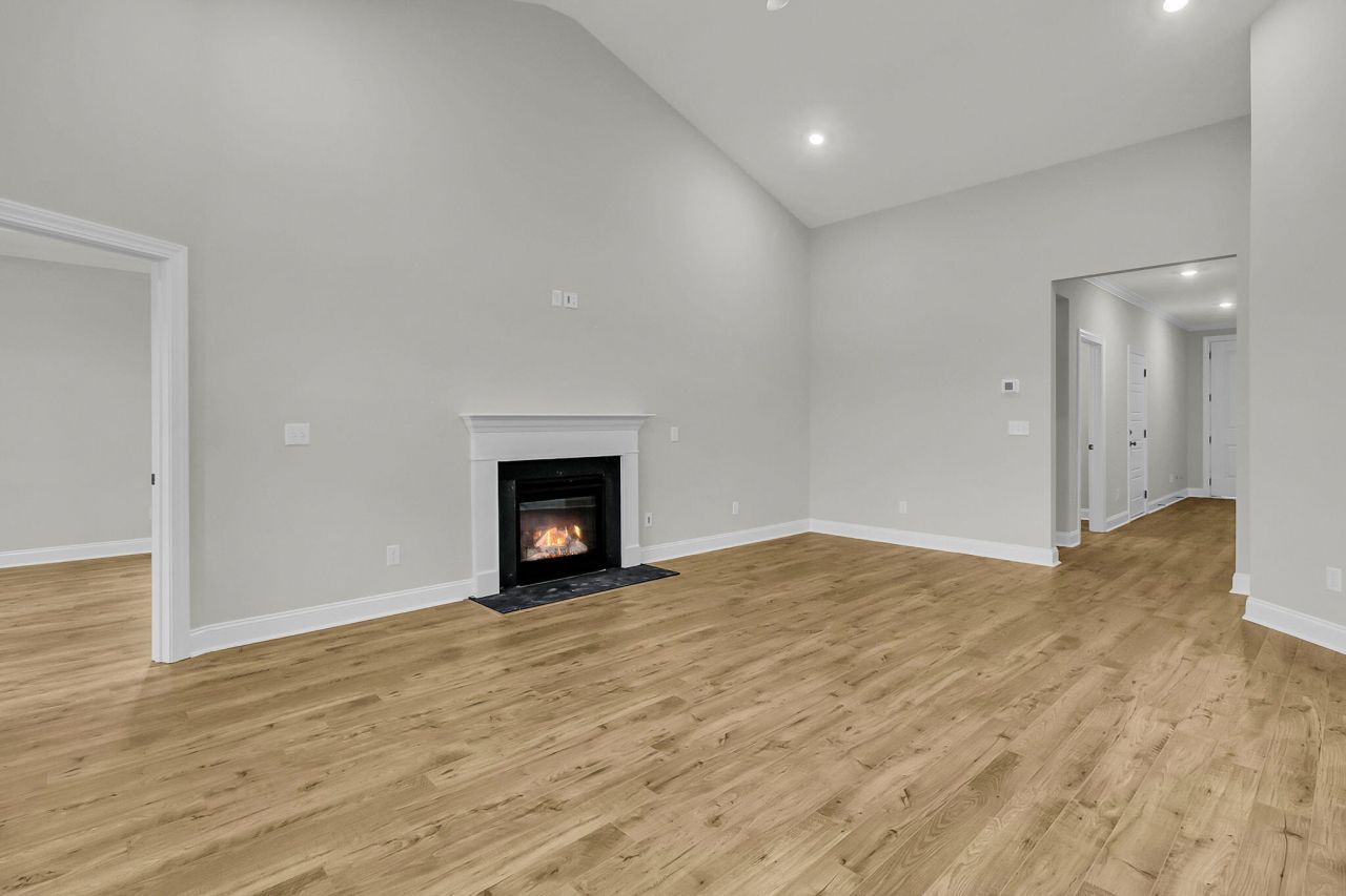 761 Maynard Lane Photo 5