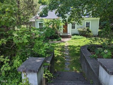 10 Oakwood Drive, Chapel Hill, NC 27517