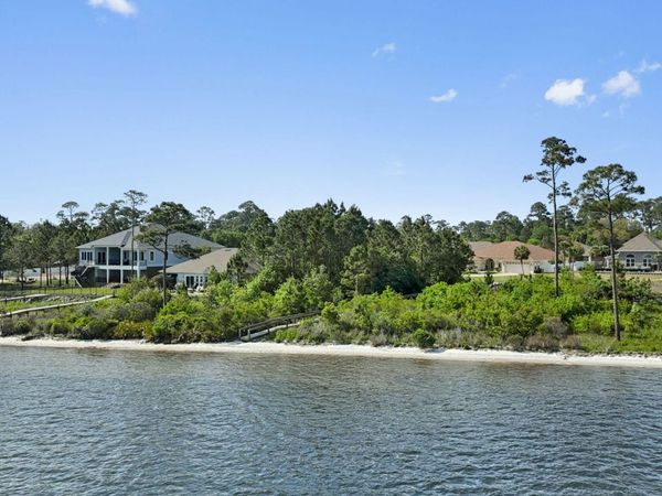 7475 Soundshore Drive, Navarre, FL 32566