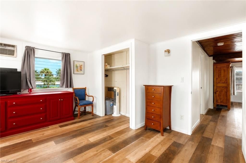 340 Crescent St, Fort Myers Beach, FL 33931 Photo