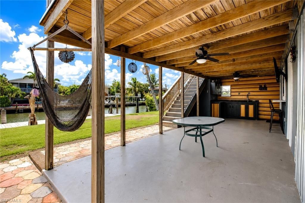 340 Crescent St, Fort Myers Beach, FL 33931 Photo