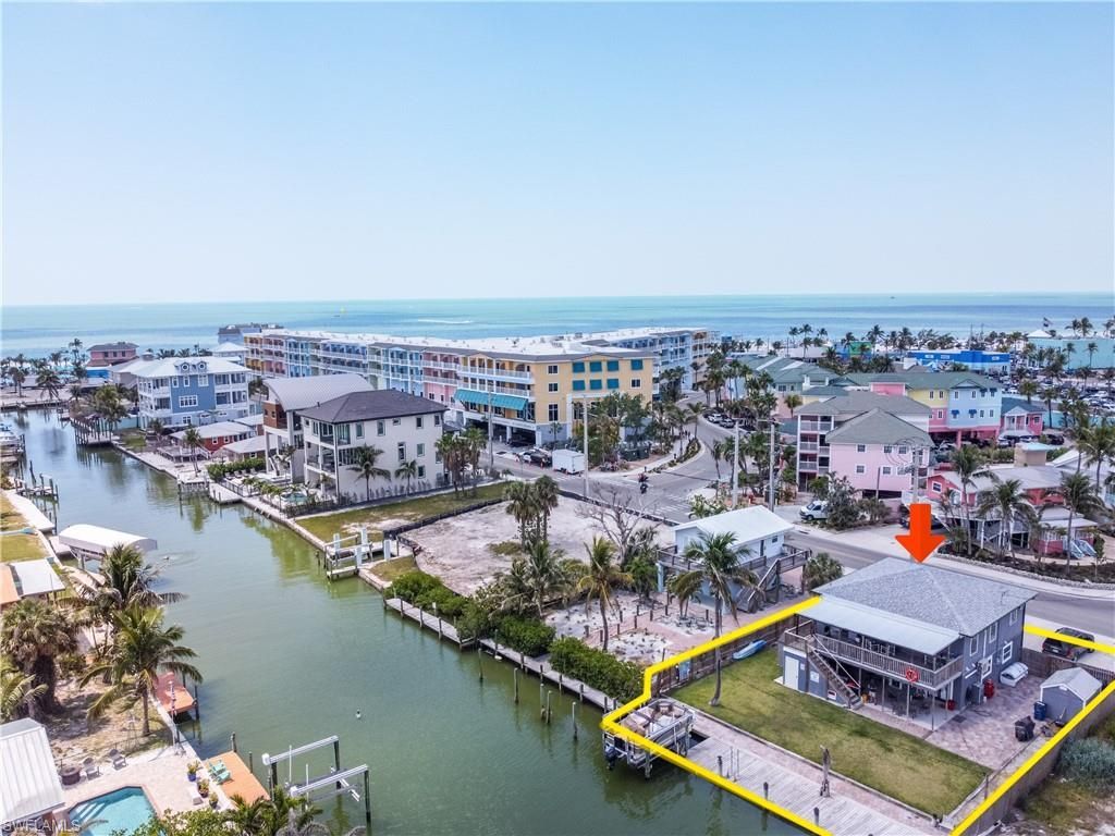 340 Crescent St, Fort Myers Beach, FL 33931 Photo