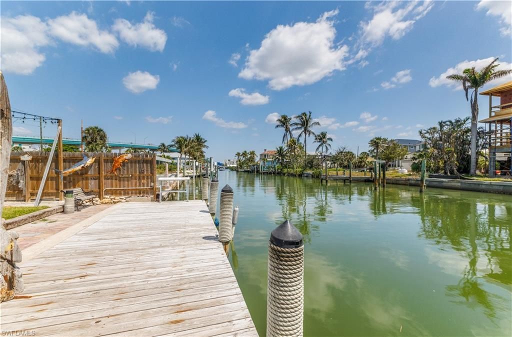 340 Crescent St, Fort Myers Beach, FL 33931 Photo