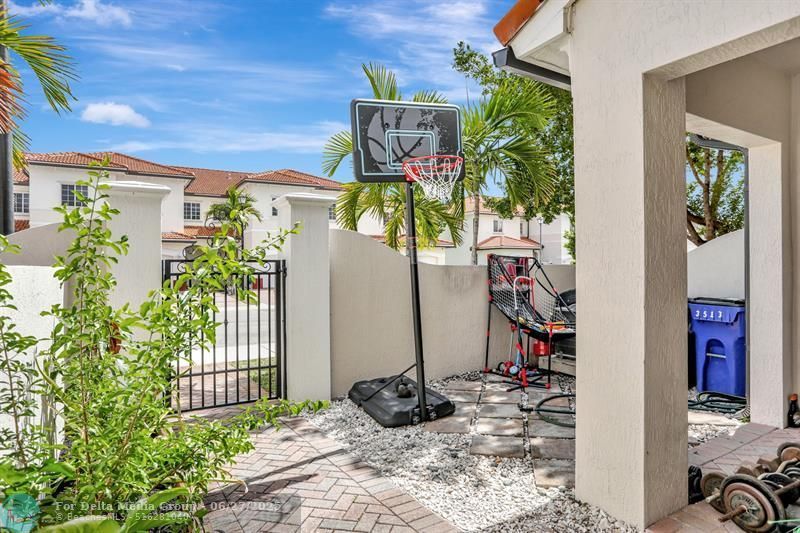 3513 NW 29th Ct, Lauderdale Lakes, FL 33311 Photo