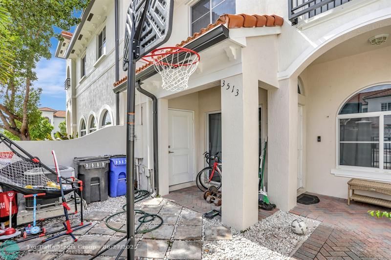 3513 NW 29th Ct, Lauderdale Lakes, FL 33311 Photo