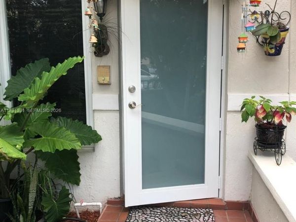 248 Majorca Ave, Unit 248, Coral Gables, FL 33134