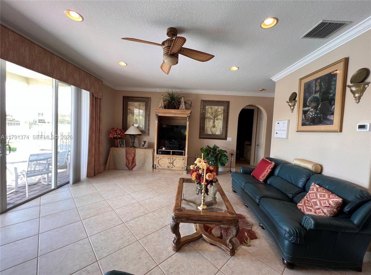 113 Bella Vista Way, Royal Palm Beach, FL 33411 Photo