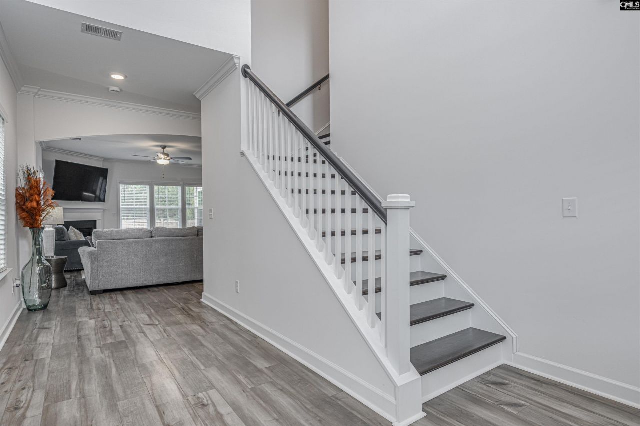 727 Sterling Creek Court Photo 6